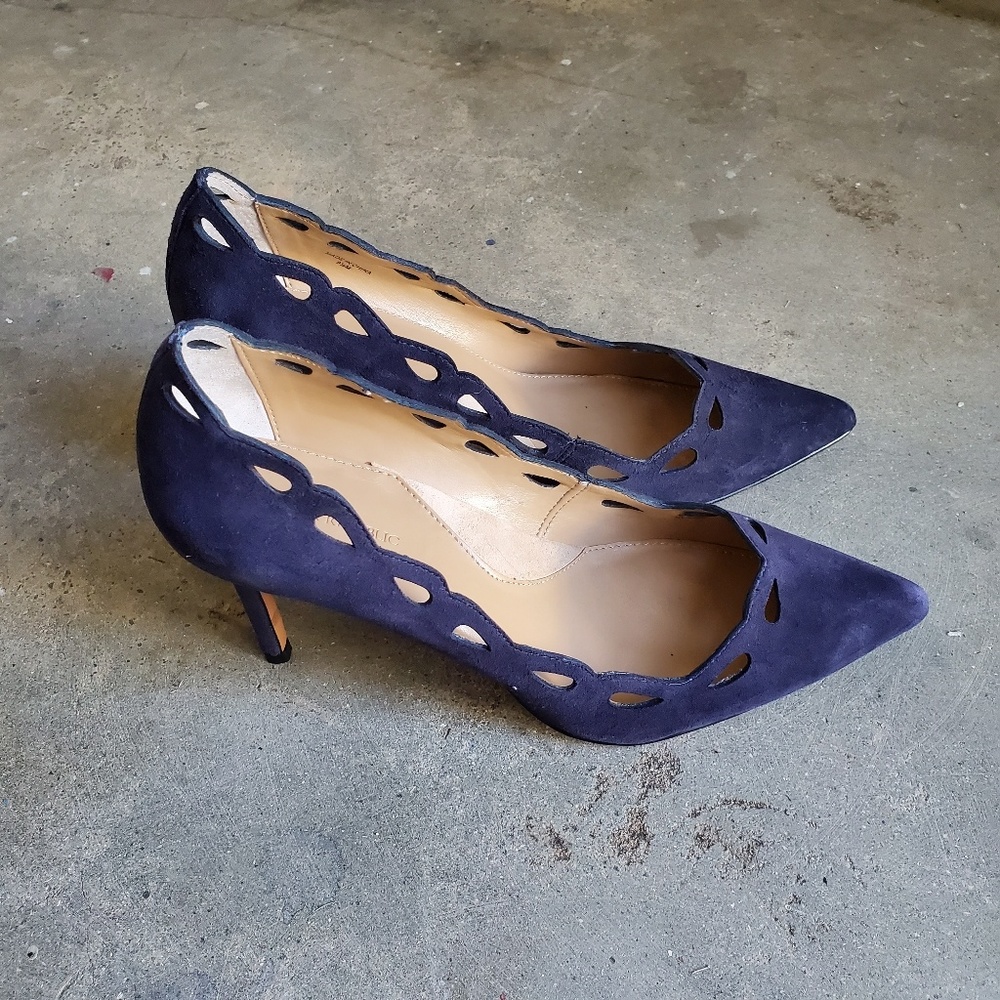 BANANA REPUBLIC Laser Cut Madi Heel in Prep Navy